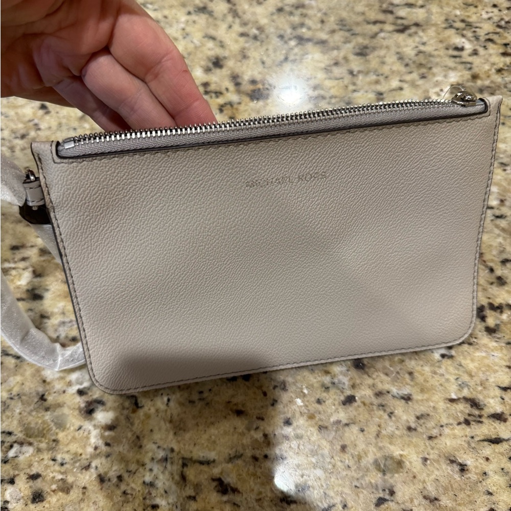 Brand new Michaels Kors wristlet